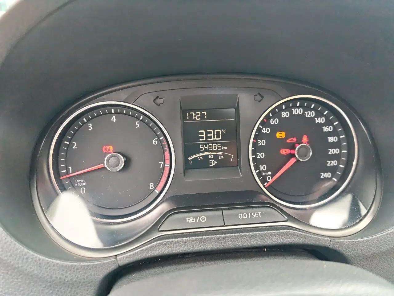 Volkswagen Polo 2016 1.6L Manual Comfort Model — миниатюра 8