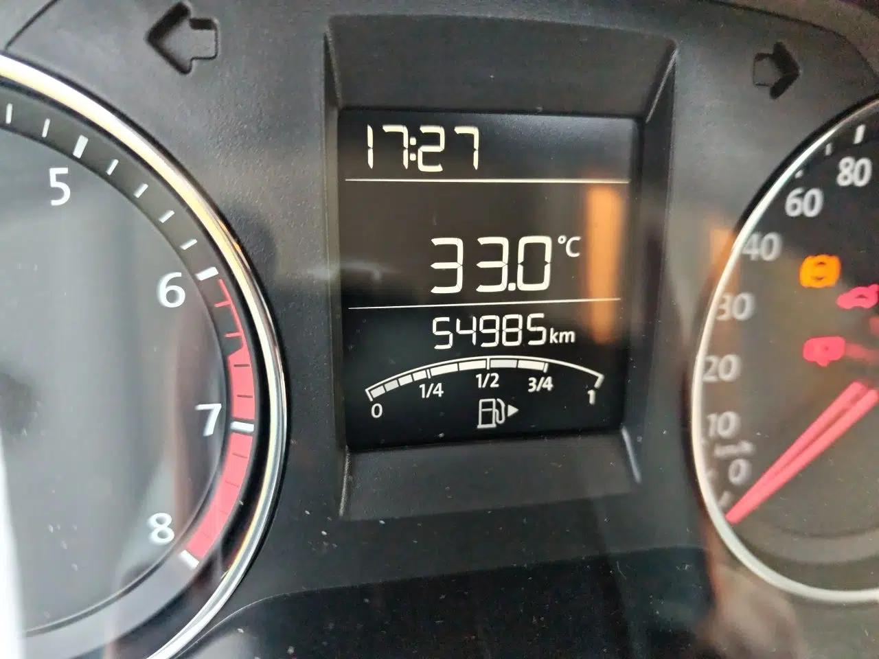 Volkswagen Polo 2016 1.6L Manual Comfort Model — миниатюра 9