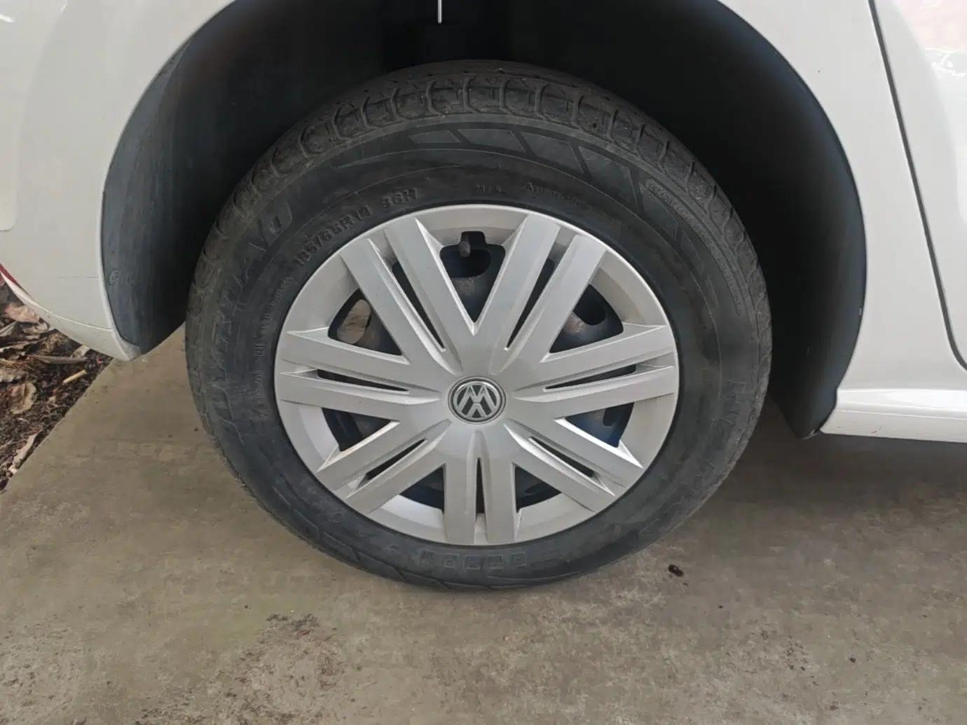 Volkswagen Polo 2016 1.4L Automatic Trendy Model — миниатюра 11
