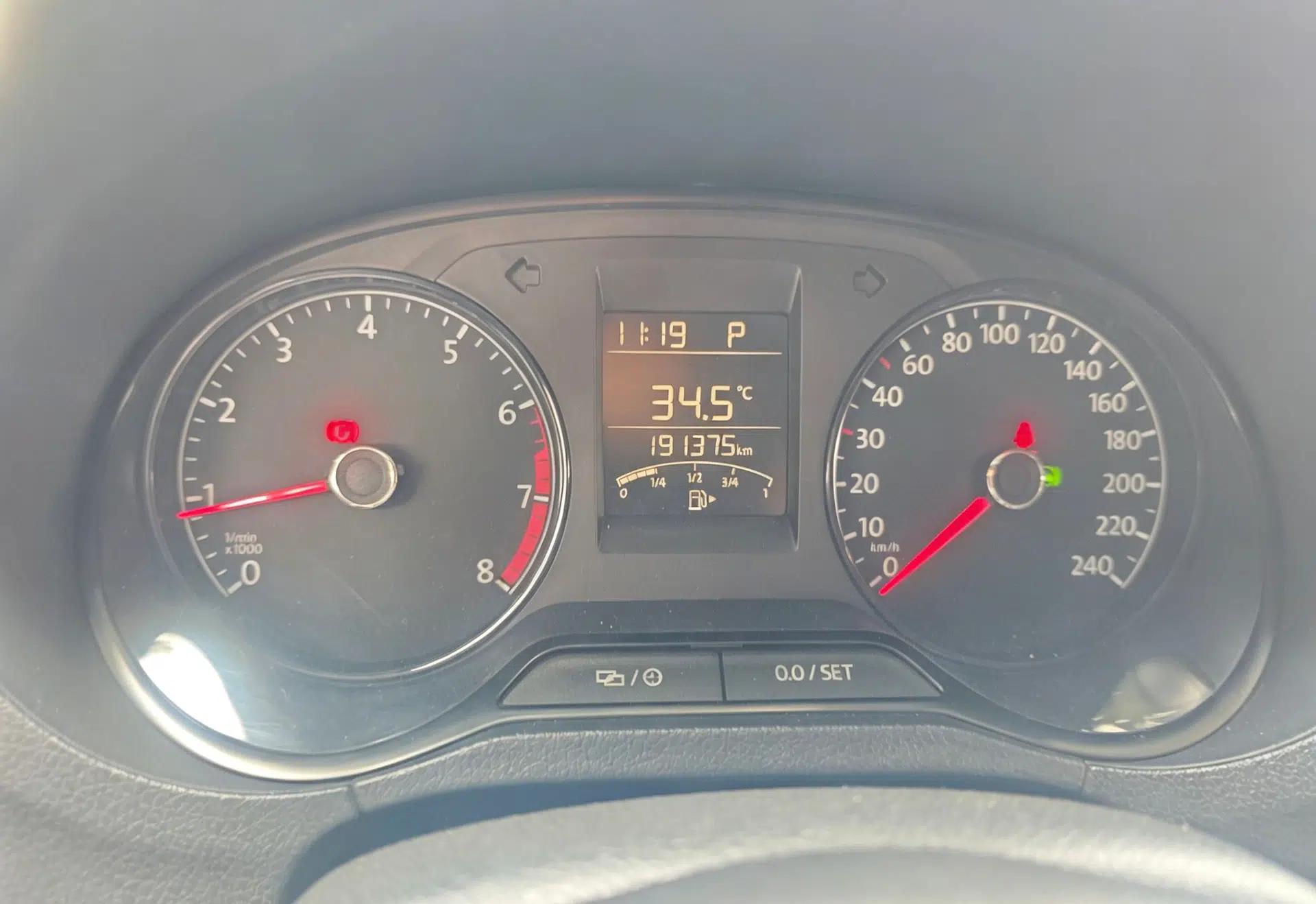 Volkswagen Polo 2016 1.4L Automatic Trendy Model — миниатюра 14