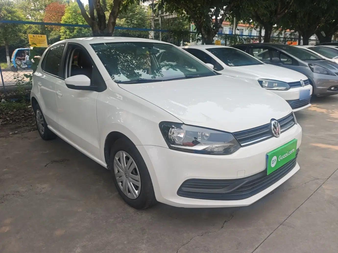 Volkswagen Polo 2016 1.4L Automatic Trendy Model — миниатюра 3