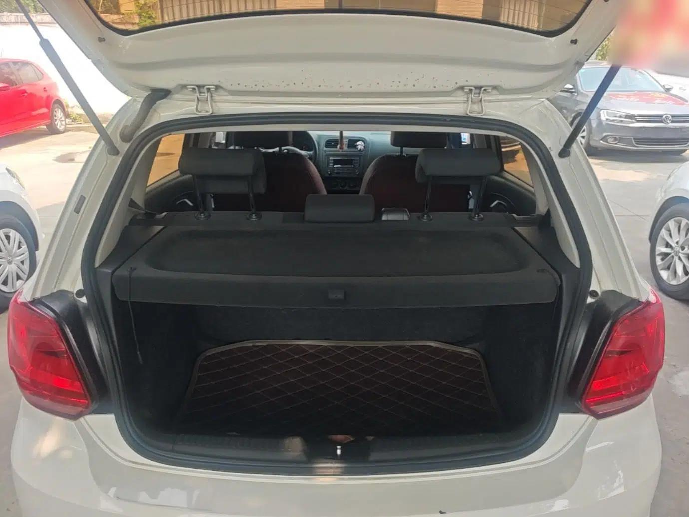 Volkswagen Polo 2016 1.4L Automatic Trendy Model — миниатюра 22