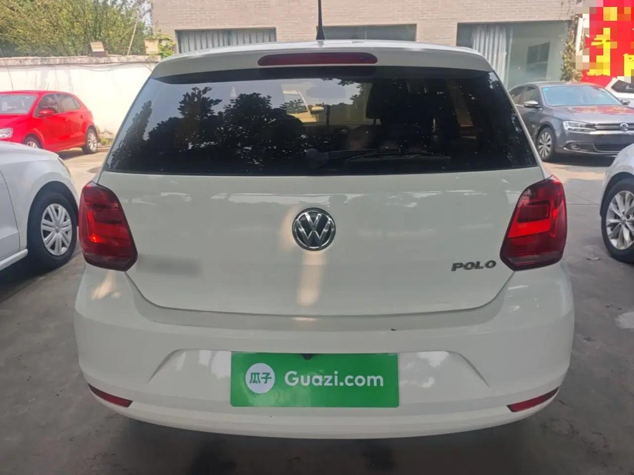 Volkswagen Polo 2016 1.4L Automatic Trendy Model — миниатюра 5