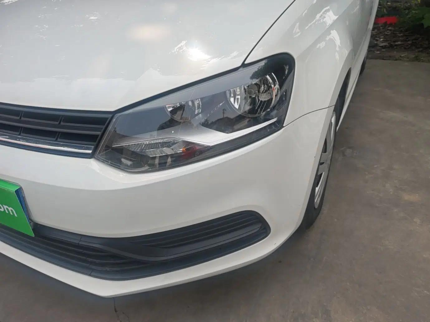 Volkswagen Polo 2016 1.4L Automatic Trendy Model — миниатюра 8