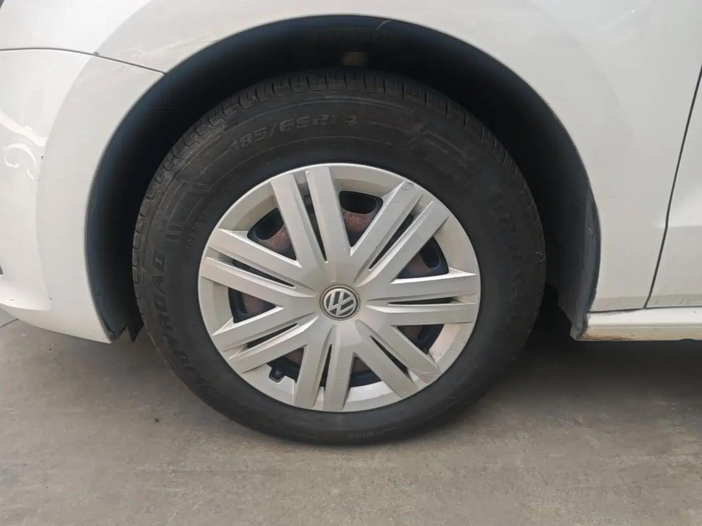 Volkswagen Polo 2016 1.4L Automatic Trendy Model — миниатюра 10