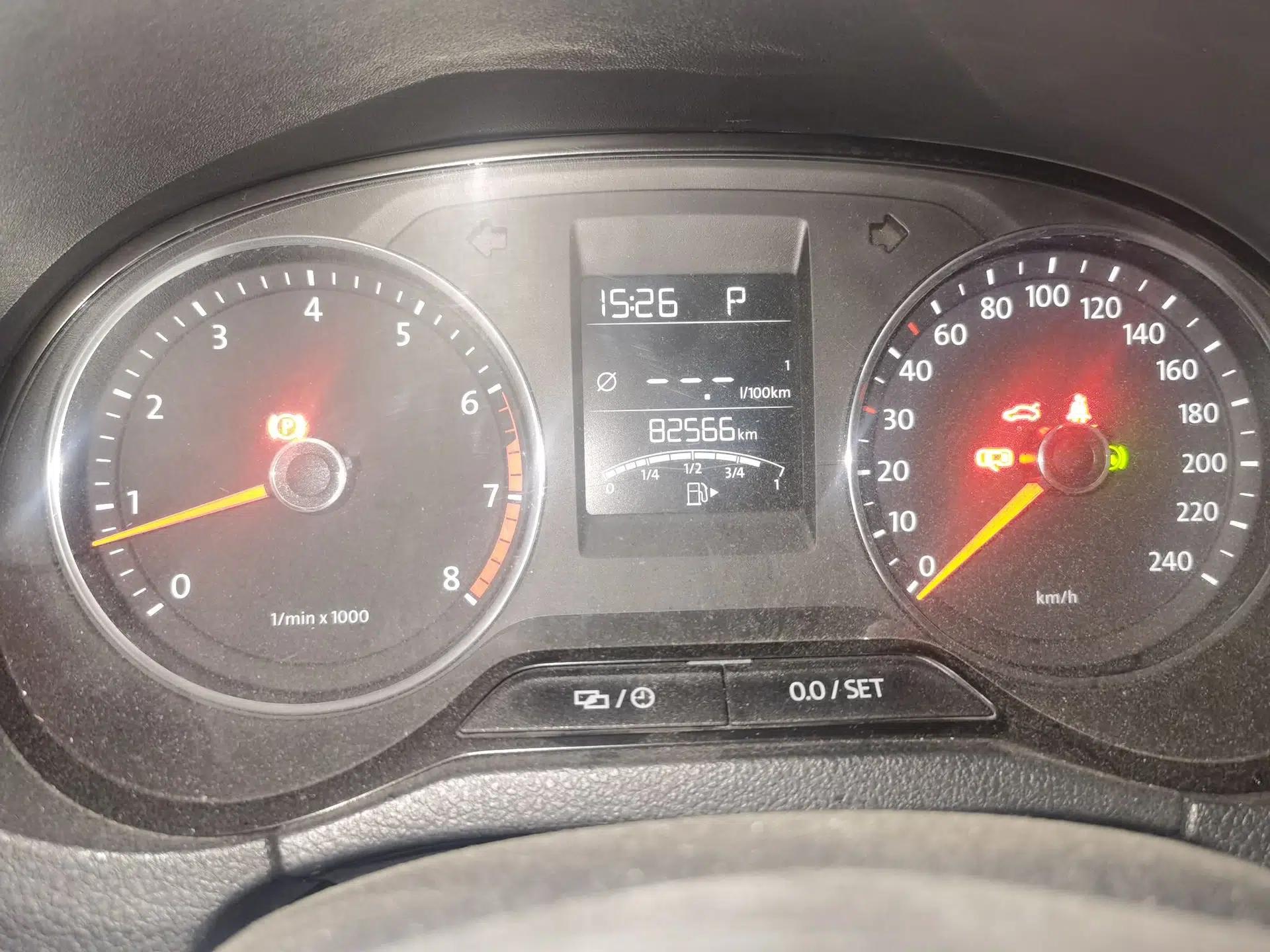 Volkswagen Polo 2014 1.4L Automatic Comfort Edition — миниатюра 11