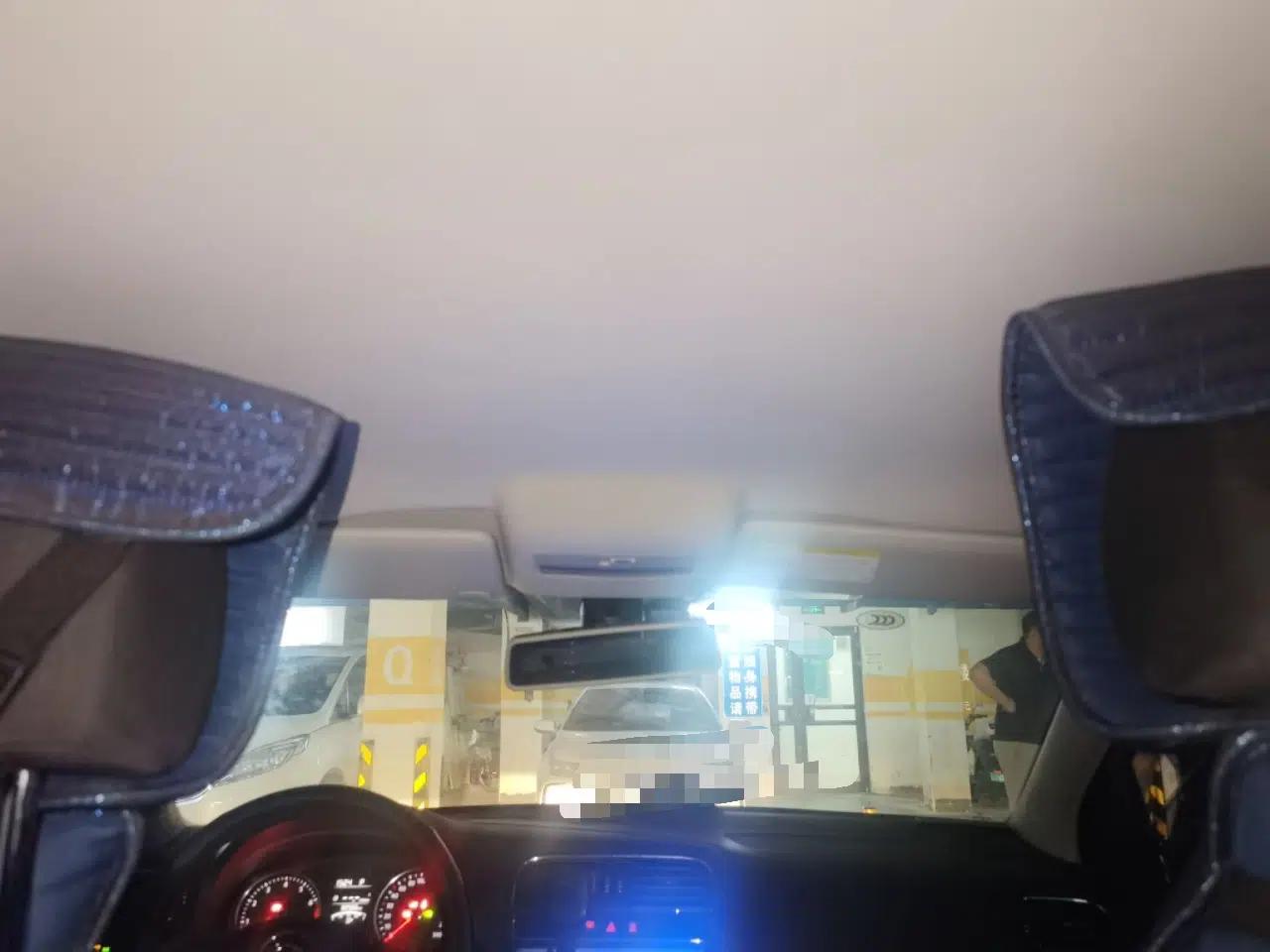 Volkswagen Polo 2014 1.4L Automatic Comfort Edition — миниатюра 18