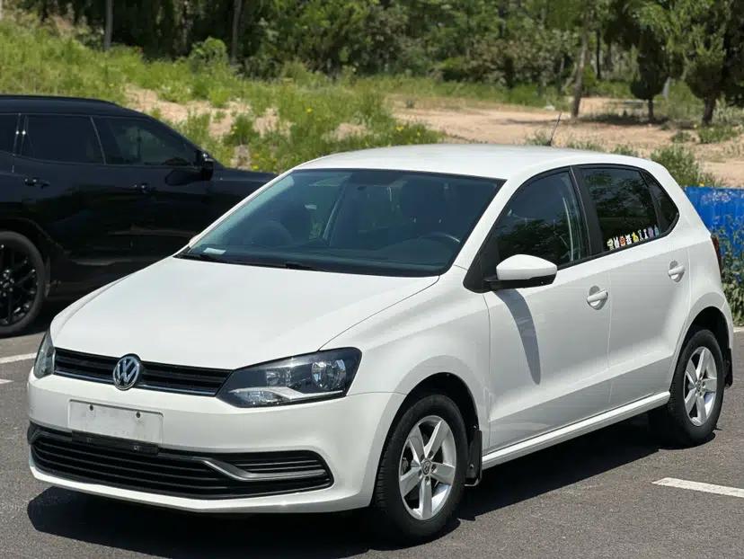 Volkswagen Polo 2016 1.4L Automatic Trendy Model — миниатюра 1