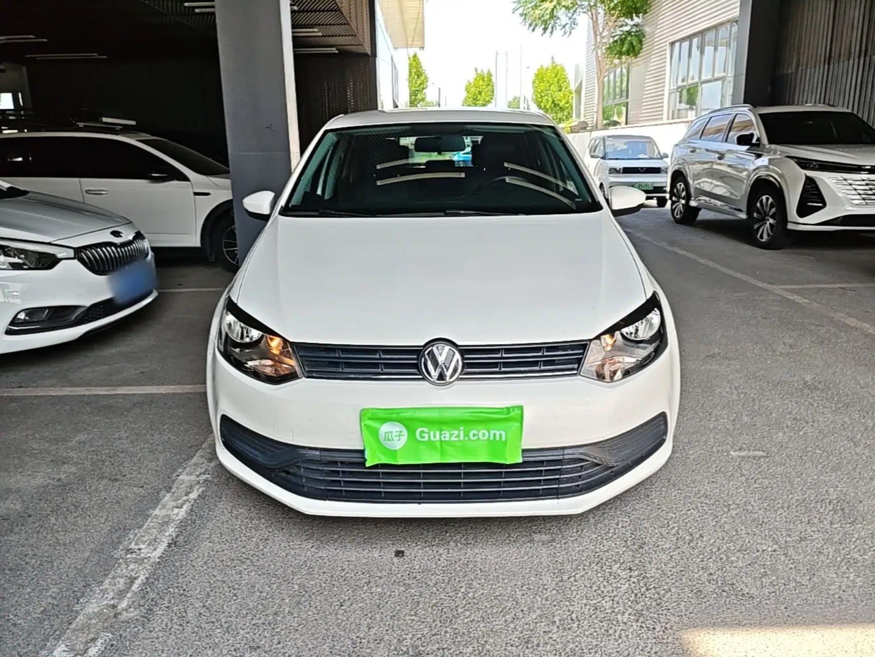 Volkswagen Polo 2016 1.4L Automatic Trendy Model — миниатюра 2