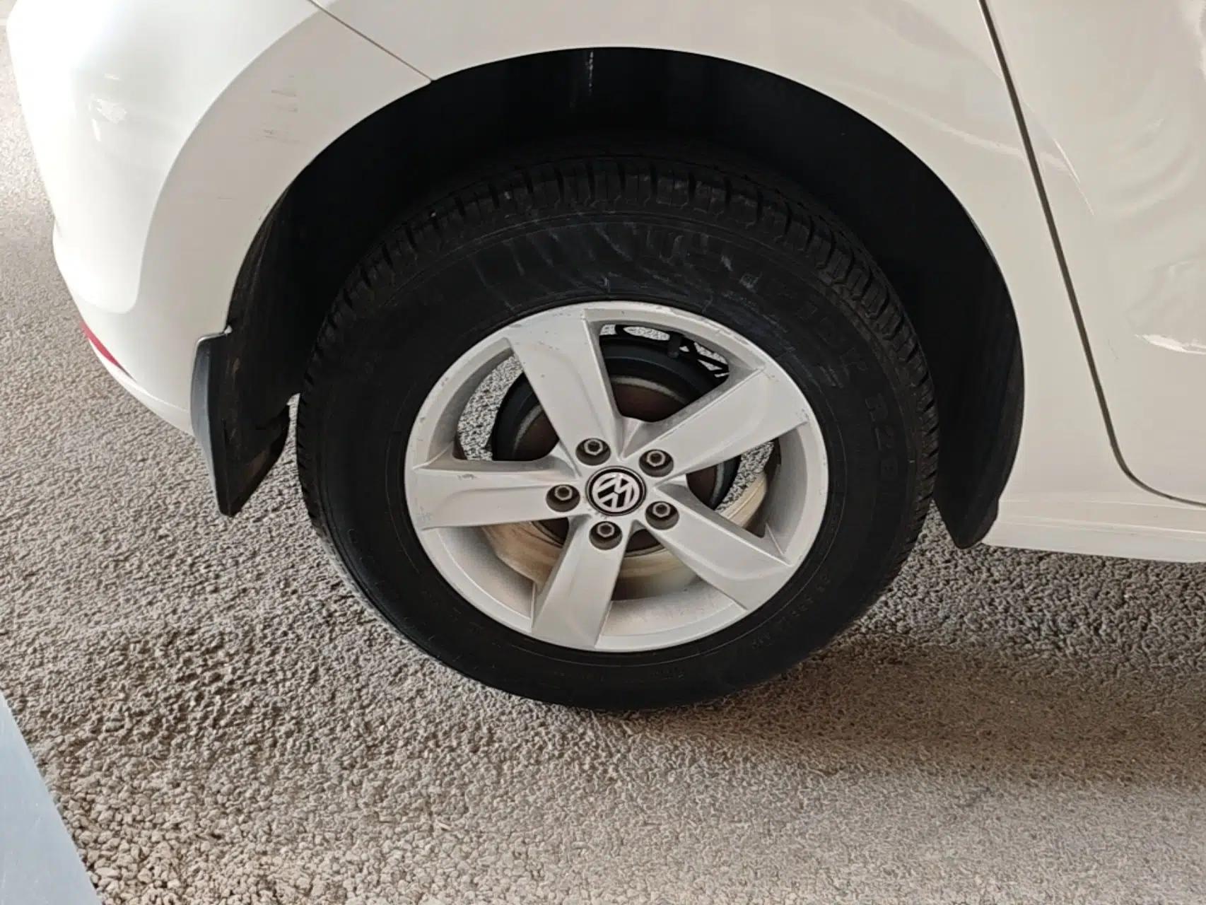 Volkswagen Polo 2016 1.4L Automatic Trendy Model — миниатюра 11