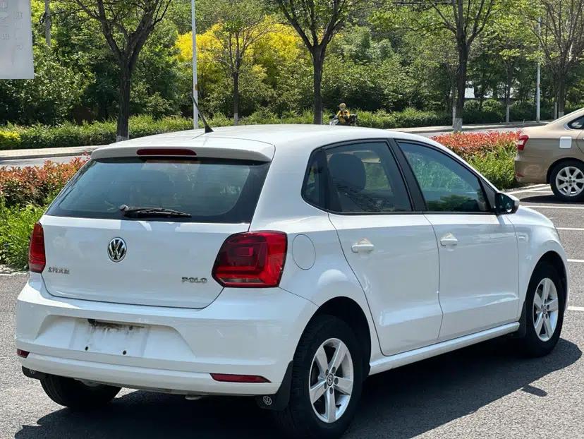 Volkswagen Polo 2016 1.4L Automatic Trendy Model — миниатюра 16