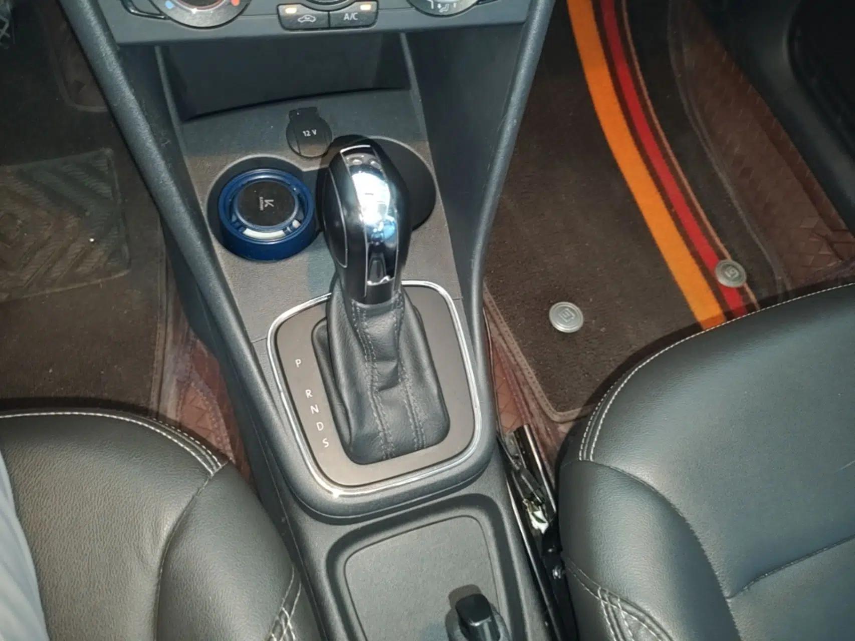 Volkswagen Polo 2016 1.4L Automatic Trendy Model — миниатюра 21