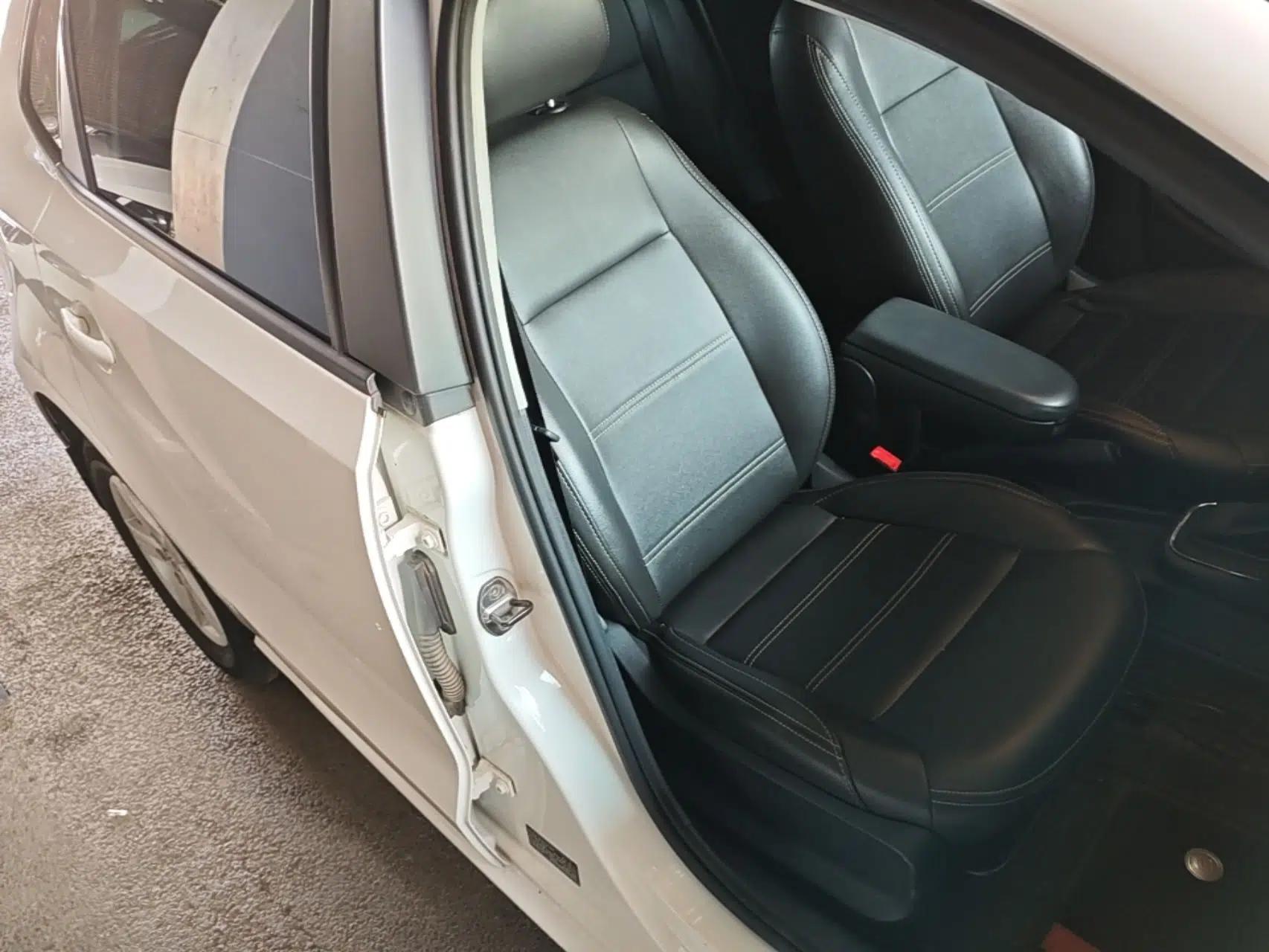 Volkswagen Polo 2016 1.4L Automatic Trendy Model — миниатюра 24