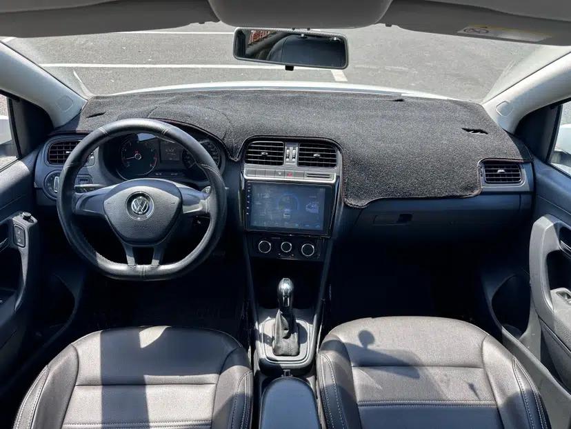 Volkswagen Polo 2016 1.4L Automatic Trendy Model — миниатюра 28