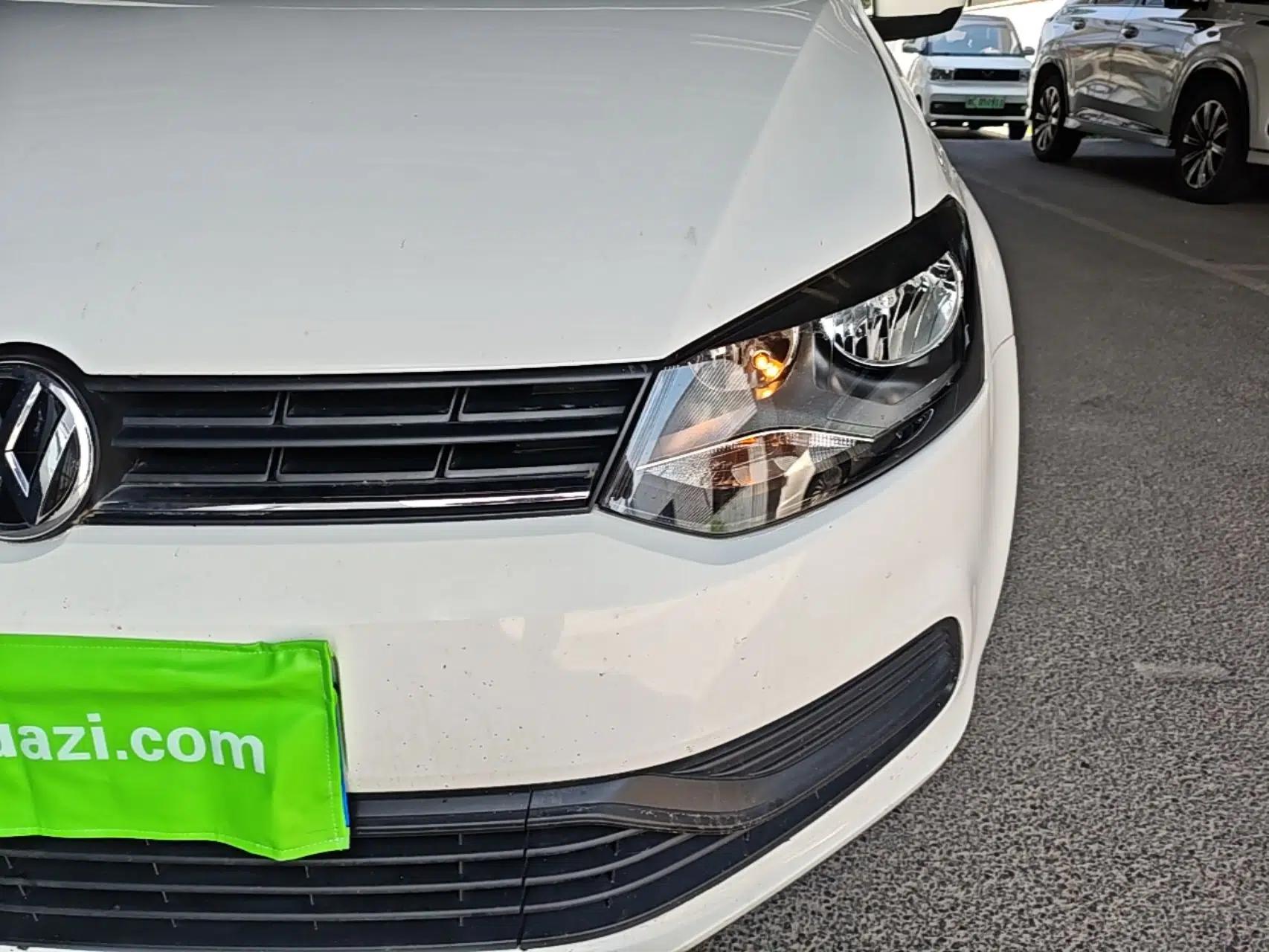 Volkswagen Polo 2016 1.4L Automatic Trendy Model — миниатюра 8