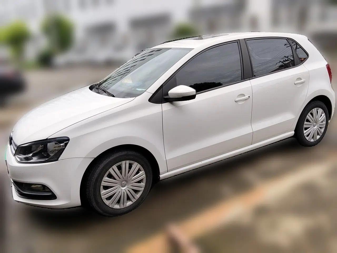 Volkswagen Polo 2016 1.6L Automatic Comfort Model — миниатюра 1