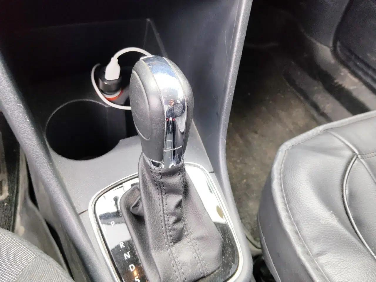 Volkswagen Polo 2016 1.6L Automatic Comfort Model — миниатюра 14