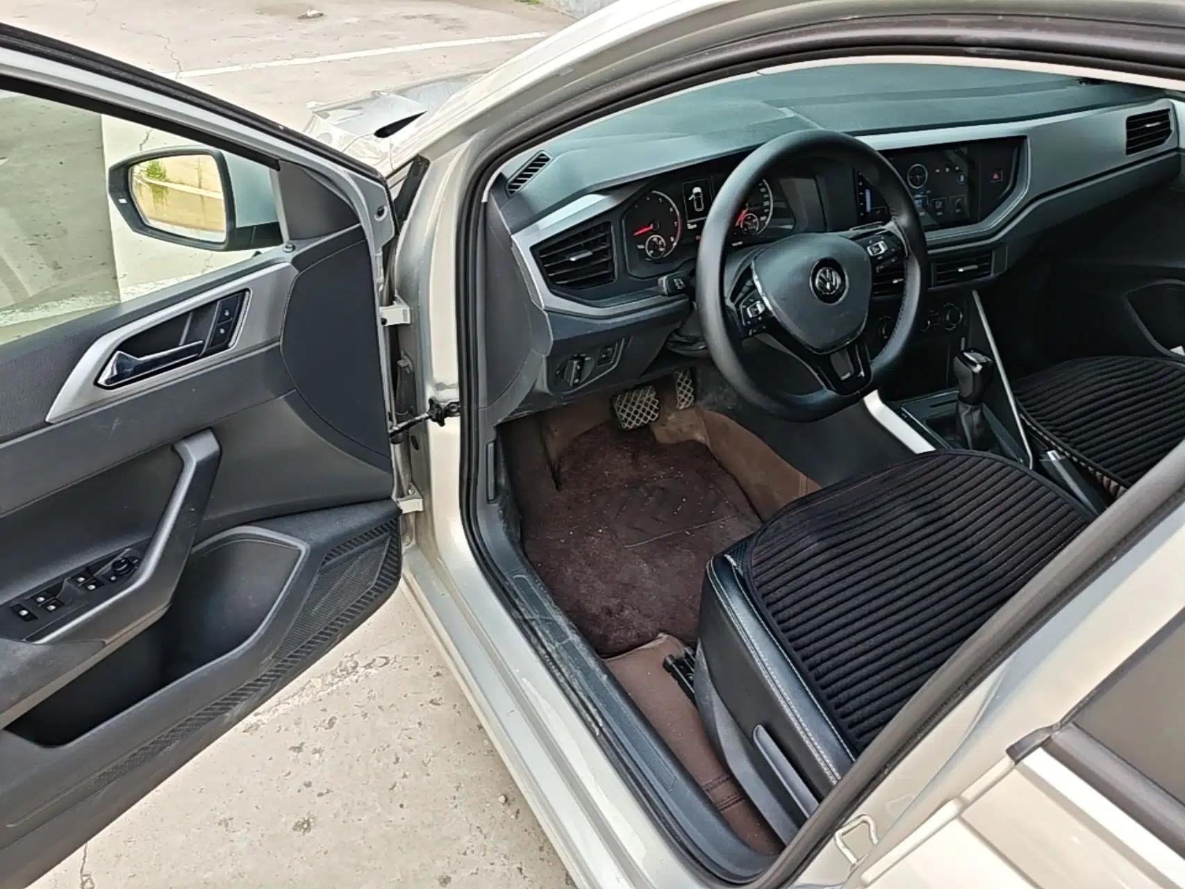 Volkswagen Polo 2019 Plus 1.5L Automatic Panoramic Enjoyment Edition — миниатюра 23