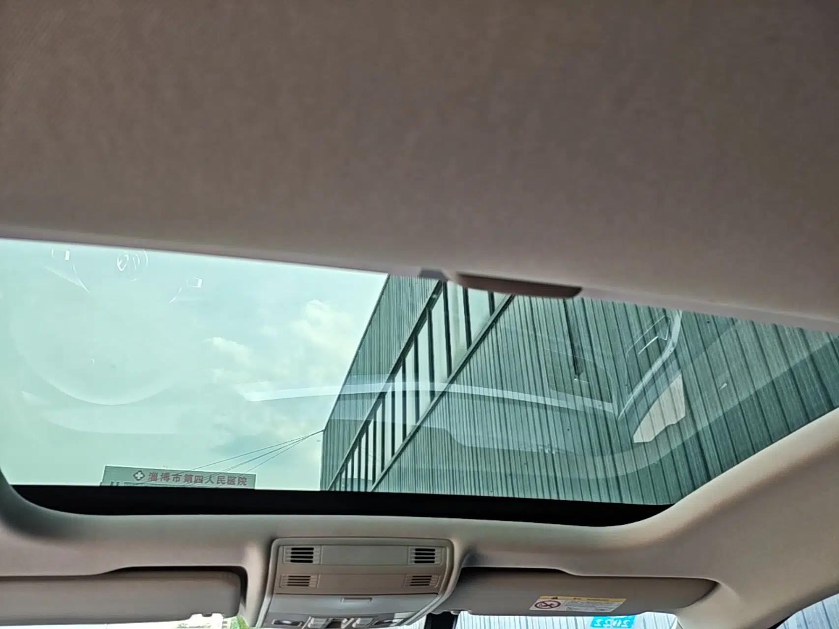 Volkswagen Polo 2019 Plus 1.5L Automatic Panoramic Enjoyment Edition — миниатюра 26