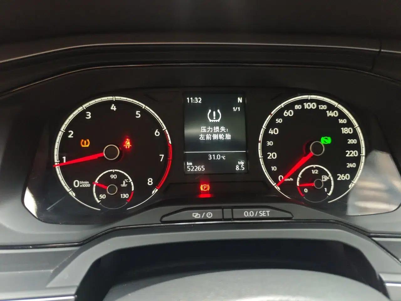 Volkswagen Polo 2019 Plus 1.5L Automatic Panoramic Enjoyment Edition — миниатюра 11
