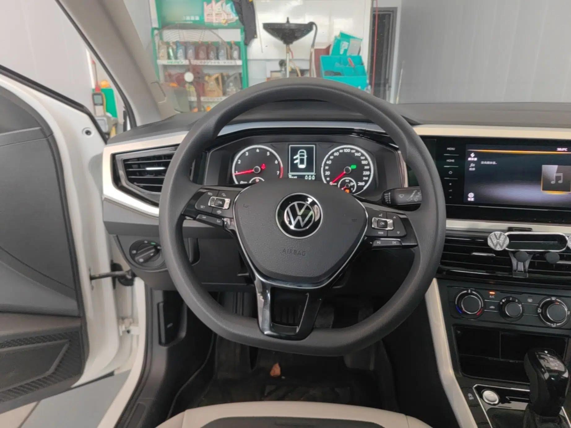 Volkswagen Polo 2021 Plus 1.5L Automatic Colorful Tech Edition — миниатюра 13