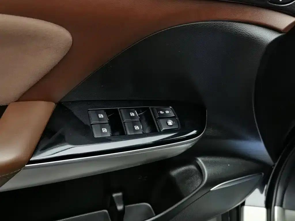 Trumpchi GS8 2017 320T 2WD Luxury Intelligent Connected Edition (7-seater) — миниатюра 9