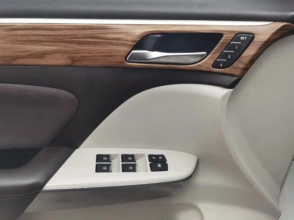 Trumpchi GS8 2017 320T 2WD Luxury Intelligent Connected Edition (7-seater) — миниатюра 9