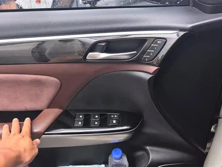Trumpchi GS8 2017 320T 2WD Luxury Intelligent Connected Edition (7-seater) — миниатюра 7