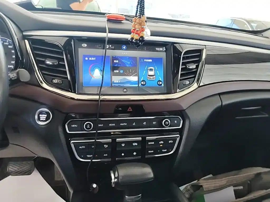 Trumpchi GS8 2017 320T 2WD Luxury Intelligent Connected Edition (7-seater) — миниатюра 13