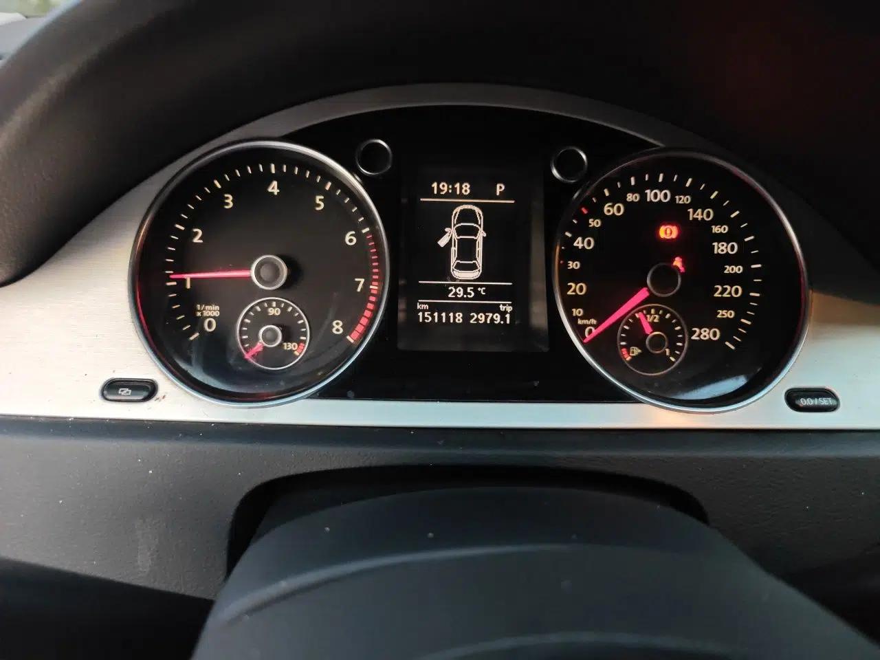Volkswagen FAW-Volkswagen CC 2010 2.0 TSI Luxury Model — миниатюра 12