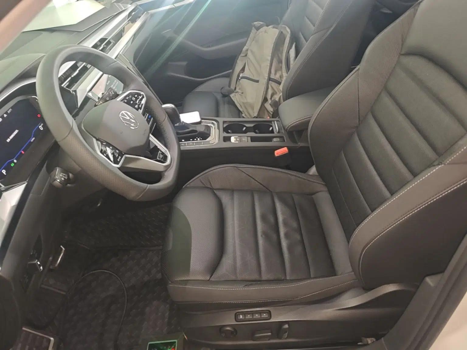 Volkswagen FAW-Volkswagen CC 2024 380TSI Striking All-Encompassing Edition — миниатюра 17
