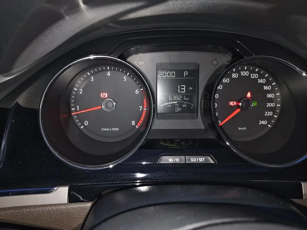 Volkswagen Bora 2014 1.6L Automatic Comfort Model — миниатюра 12