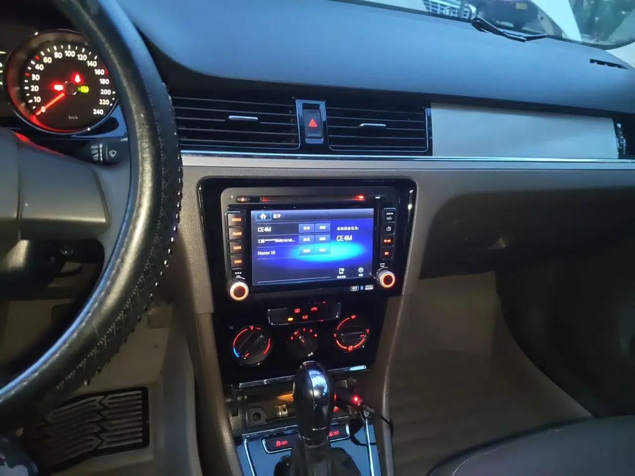 Volkswagen Bora 2014 1.6L Automatic Comfort Model — миниатюра 13
