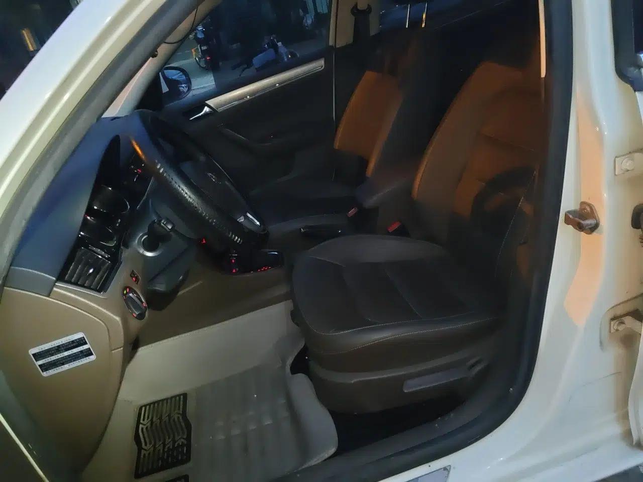 Volkswagen Bora 2014 1.6L Automatic Comfort Model — миниатюра 15