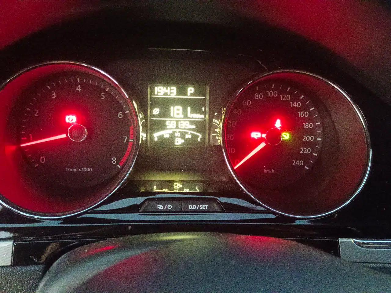 Volkswagen Bora 2015 Value Edition 1.6L Automatic Comfort Version — миниатюра 11