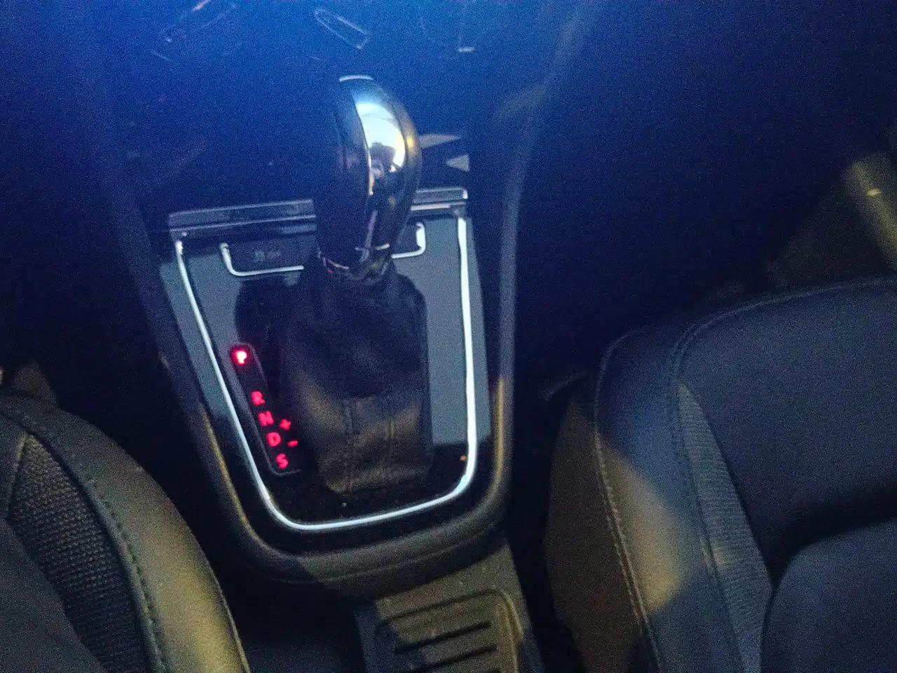 Volkswagen Bora 2015 Value Edition 1.6L Automatic Comfort Version — миниатюра 14