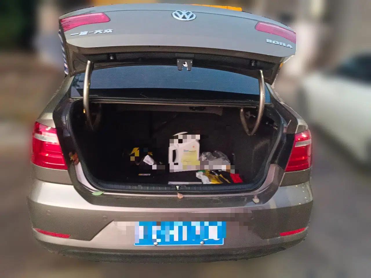 Volkswagen Bora 2015 Value Edition 1.6L Automatic Comfort Version — миниатюра 19
