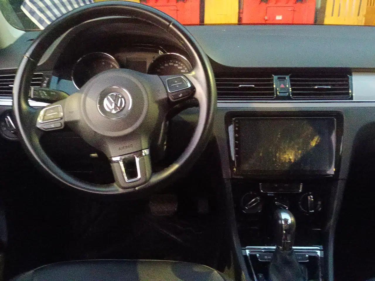 Volkswagen Bora 2015 Value Edition 1.6L Automatic Comfort Version — миниатюра 9