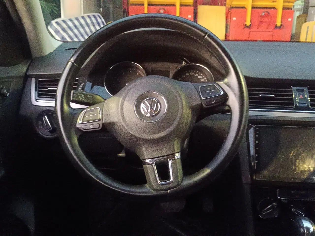 Volkswagen Bora 2015 Value Edition 1.6L Automatic Comfort Version — миниатюра 10