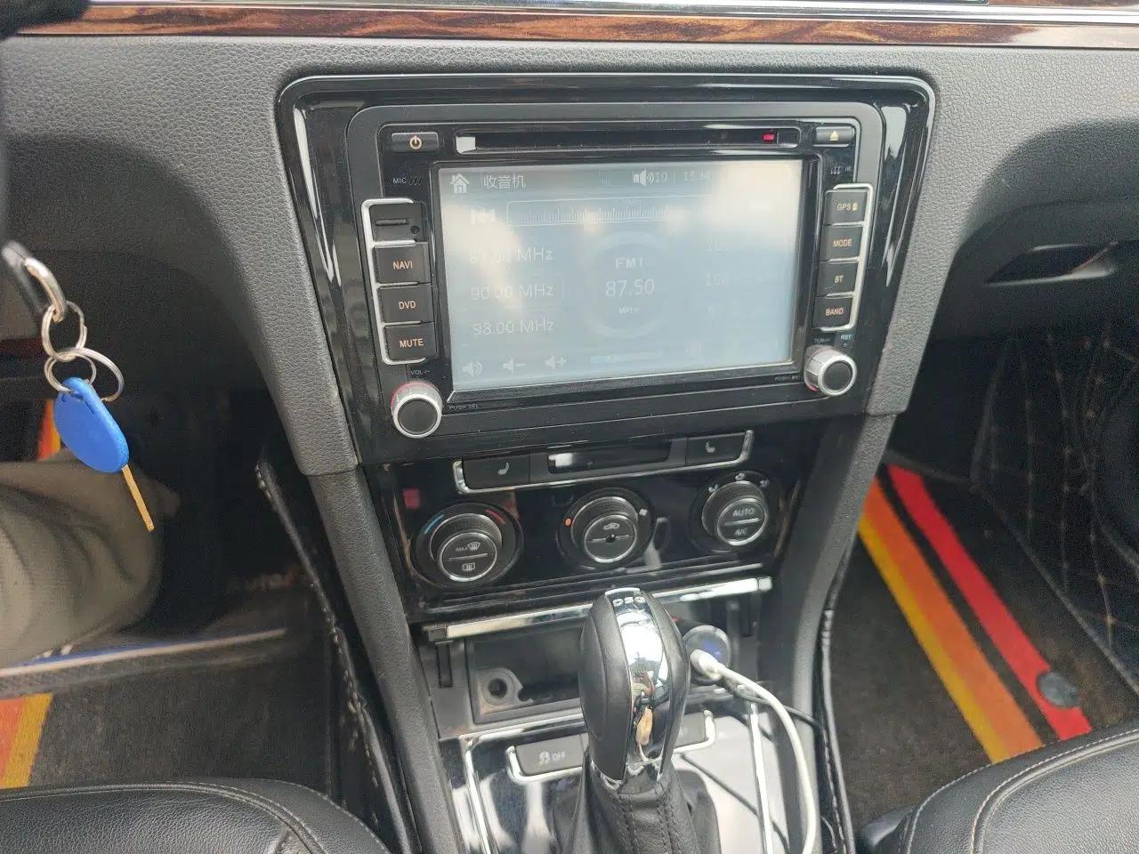 Volkswagen Bora 2013 1.4T Automatic Luxury Model — миниатюра 13