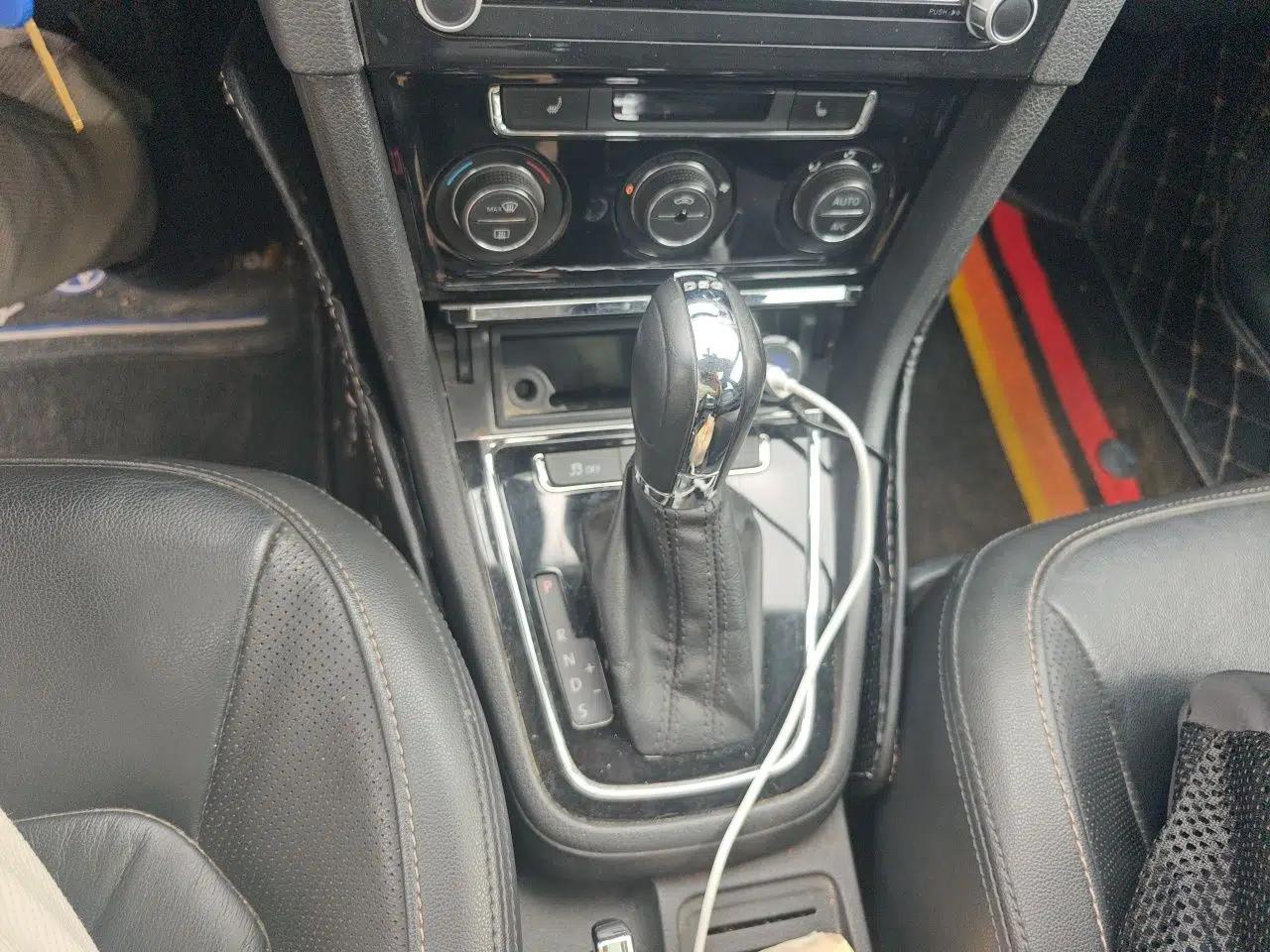 Volkswagen Bora 2013 1.4T Automatic Luxury Model — миниатюра 14