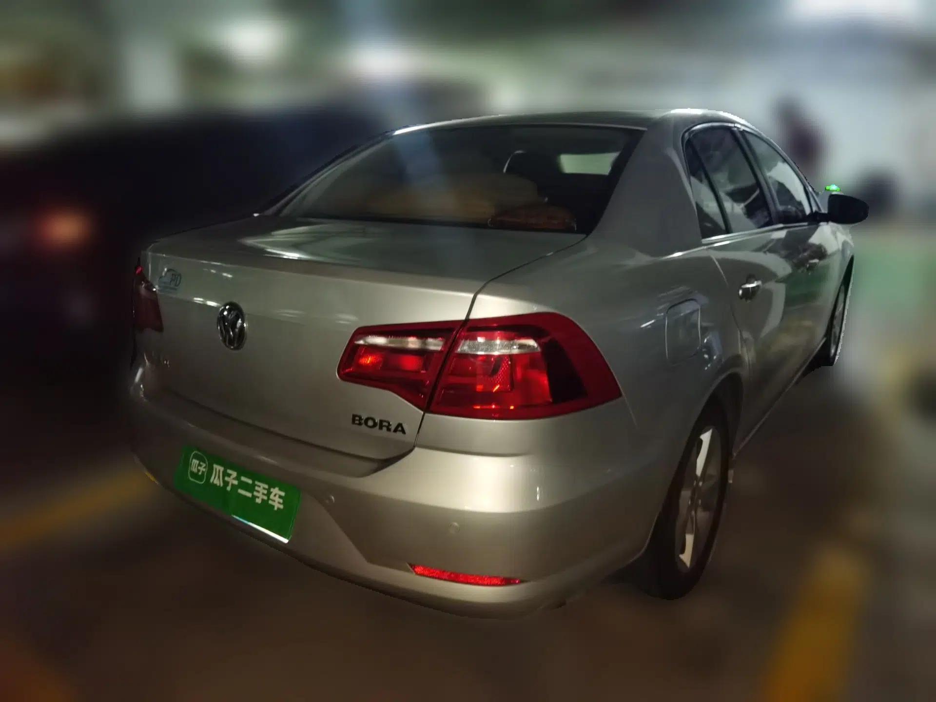 Volkswagen Bora 2014 1.6L Automatic Comfort Model — миниатюра 6