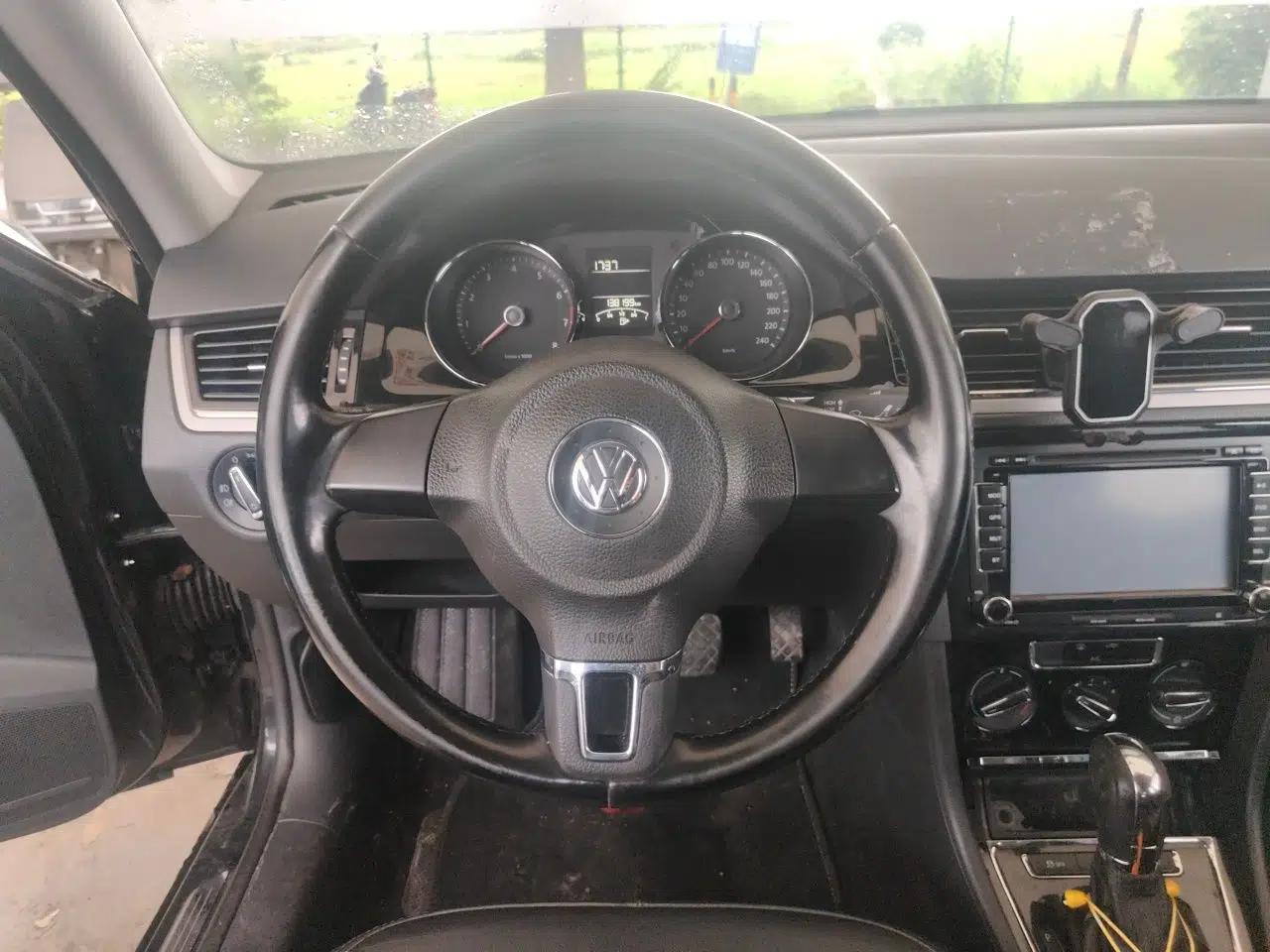 Volkswagen Bora 2014 1.6L Automatic Comfort Model — миниатюра 10