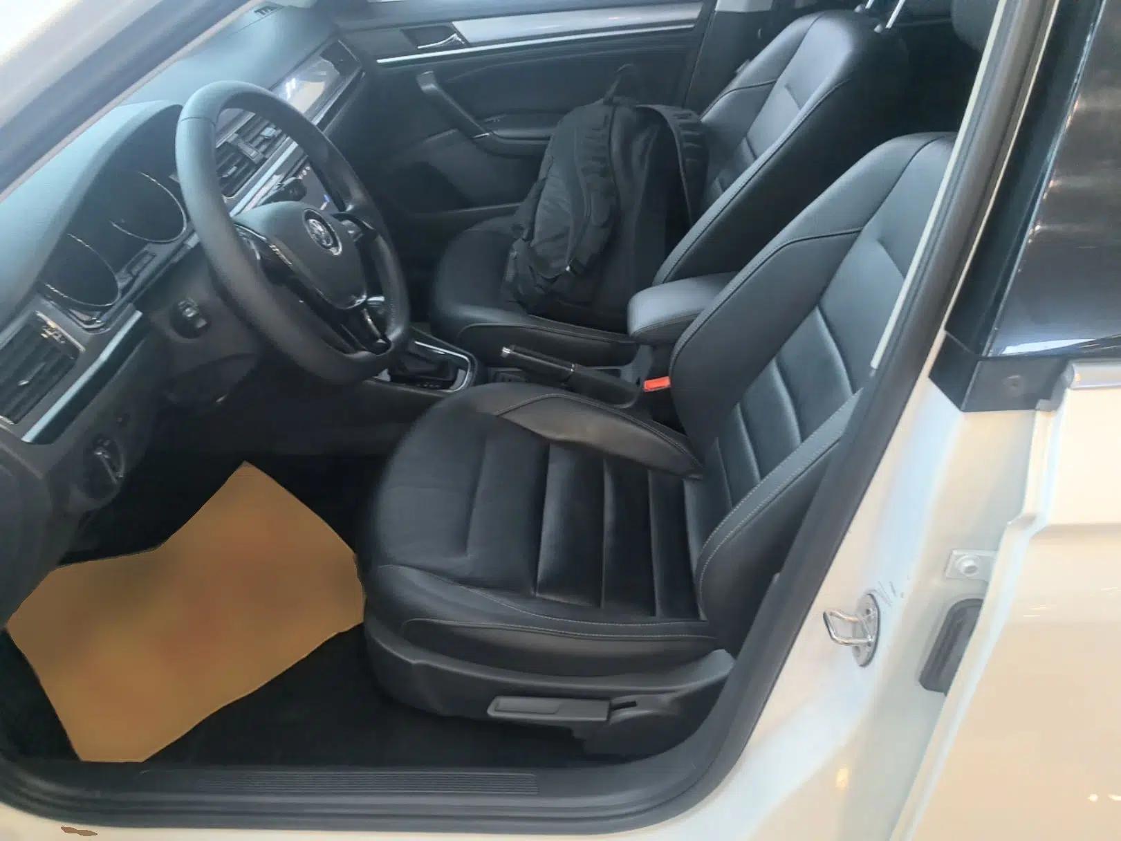 Volkswagen Bora 2017 1.6L Automatic Comfort Model — миниатюра 17