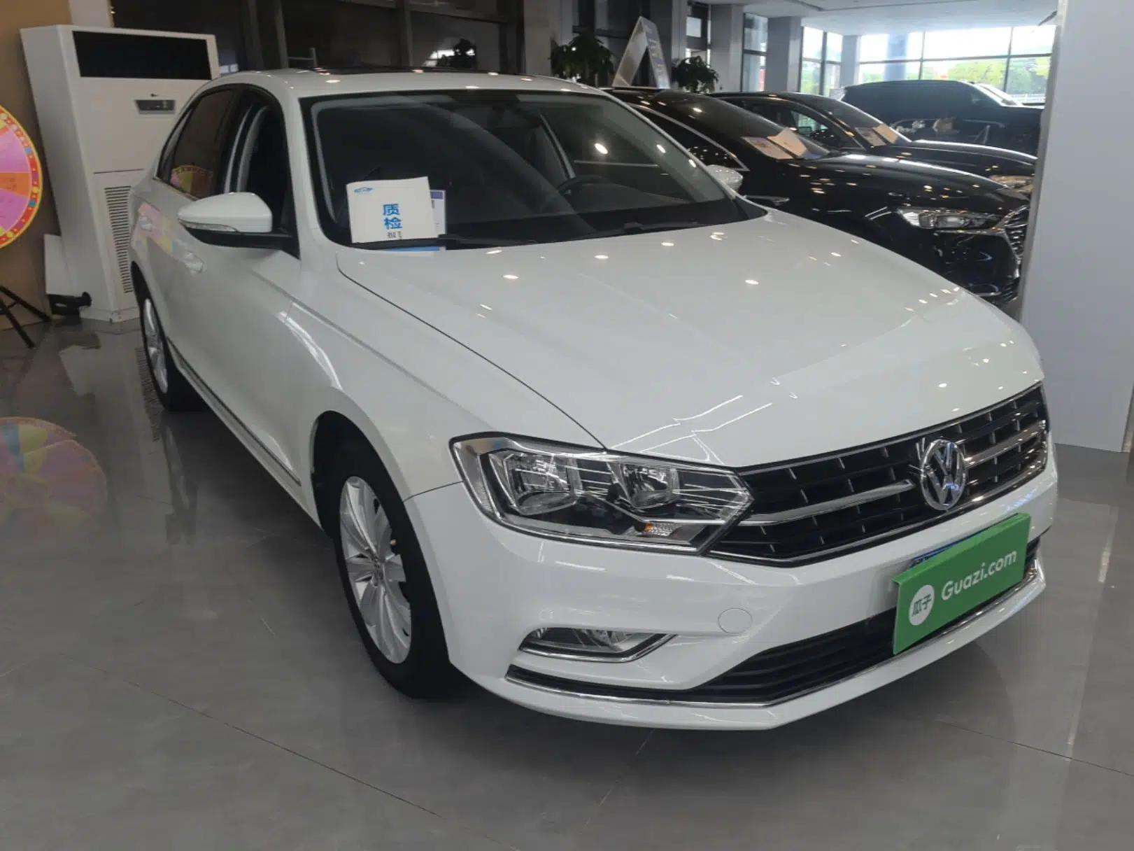 Volkswagen Bora 2017 1.6L Automatic Comfort Model — миниатюра 3