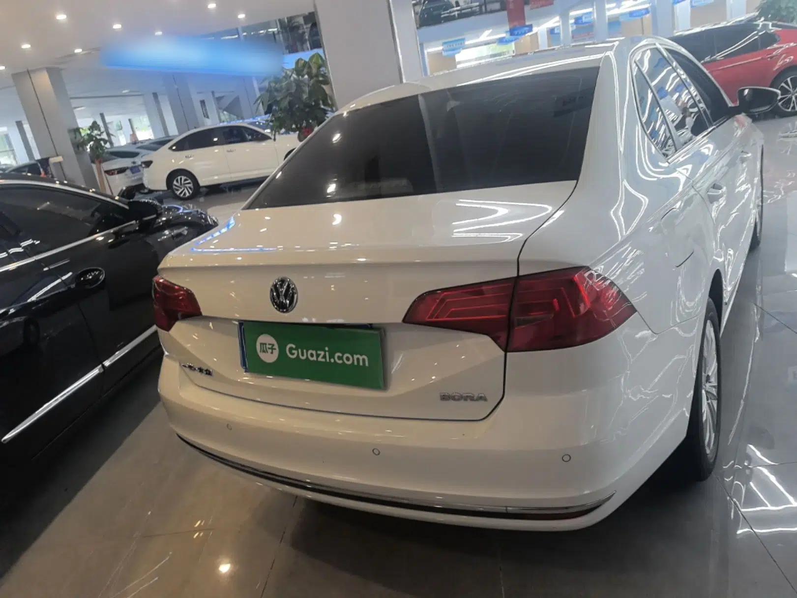 Volkswagen Bora 2017 1.6L Automatic Comfort Model — миниатюра 5