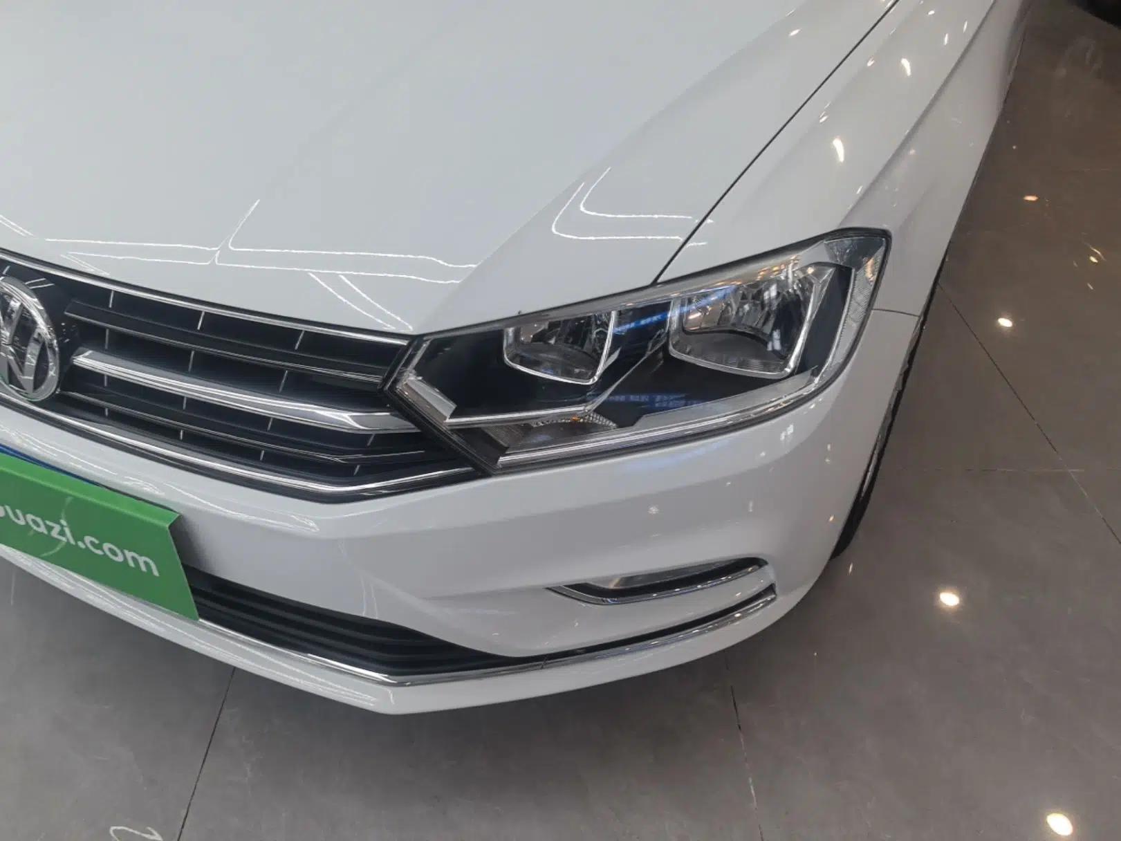 Volkswagen Bora 2017 1.6L Automatic Comfort Model — миниатюра 8