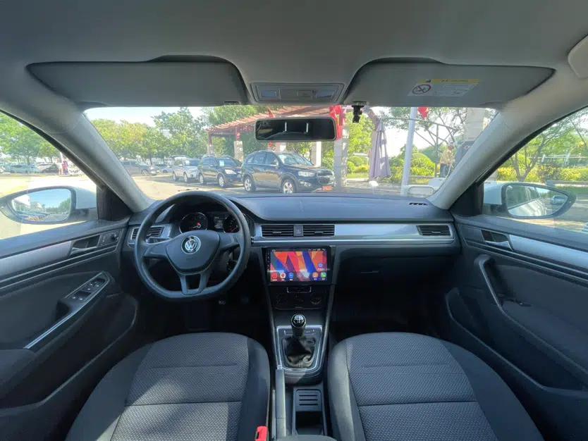 Volkswagen Bora 2018 1.5L Manual Fashion Model — миниатюра 14