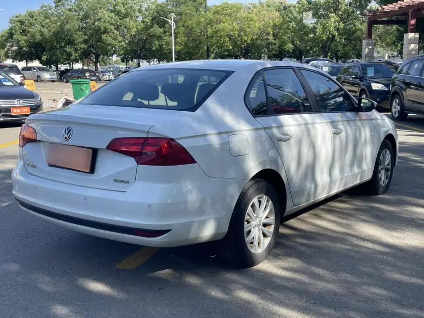 Volkswagen Bora 2018 1.5L Manual Fashion Model — миниатюра 5