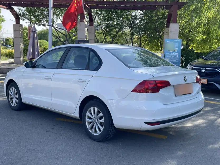 Volkswagen Bora 2018 1.5L Manual Fashion Model — миниатюра 6